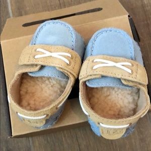 UGG infant Zach baby blue size 0/1 (0-6 months)